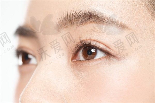 上海华美整形眼修复价格2.4万起，胡小清医生资历和技术兼具