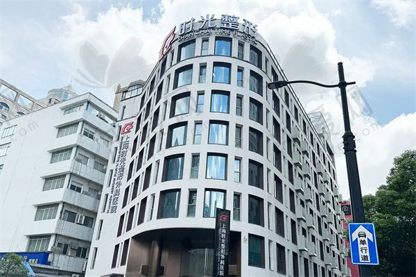 上海时光整形外科医院何晋龙医生简介
